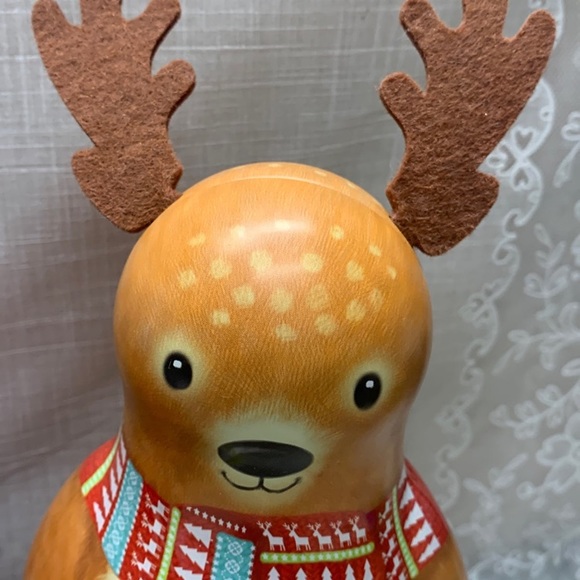 Set of two 3-D 12" tins: Reindeer & Santa Claus - Picture 4 of 11